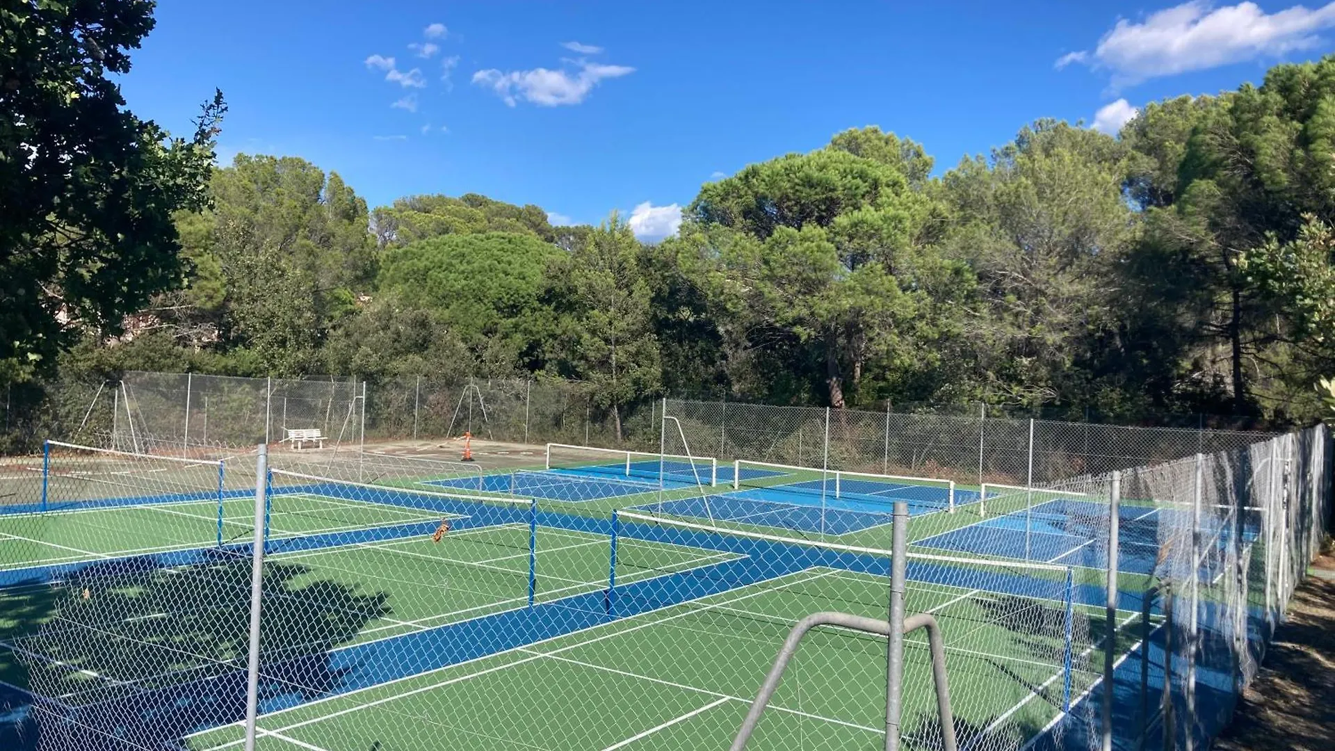 Appartement Piscine Et Pinede - Wifi Saint-Raphael  Apartment Saint-Raphael (Var)