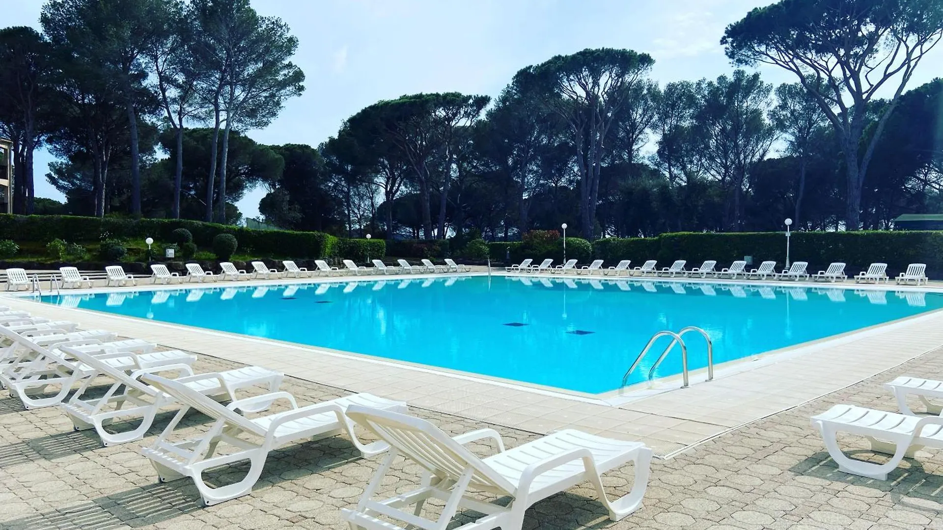 Apartment Appartement Piscine Et Pinede - Wifi Saint-Raphael  France