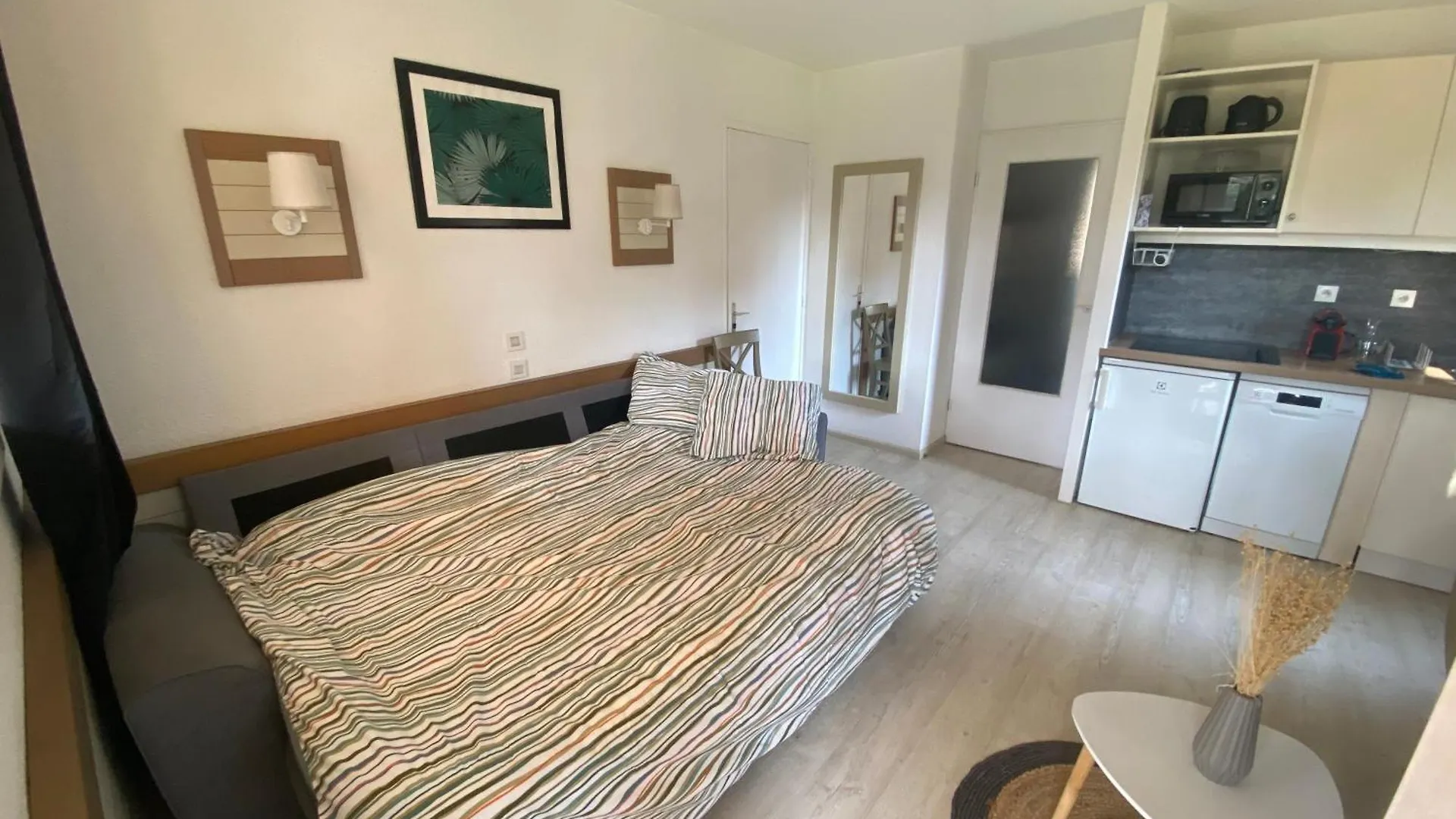 Appartement Piscine Et Pinede - Wifi Saint-Raphael  0*, Saint-Raphael (Var)