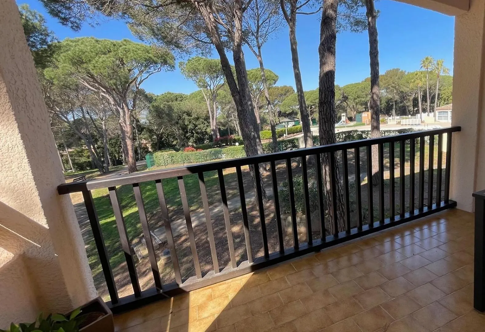 Appartement Piscine Et Pinede - Wifi Saint-Raphael  Apartment